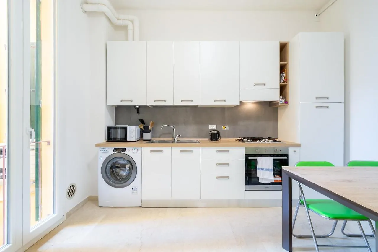 Housmart San Carlo 17 Apartment Bologna