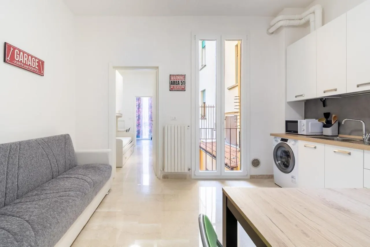 Housmart San Carlo 17 Apartment Bologna